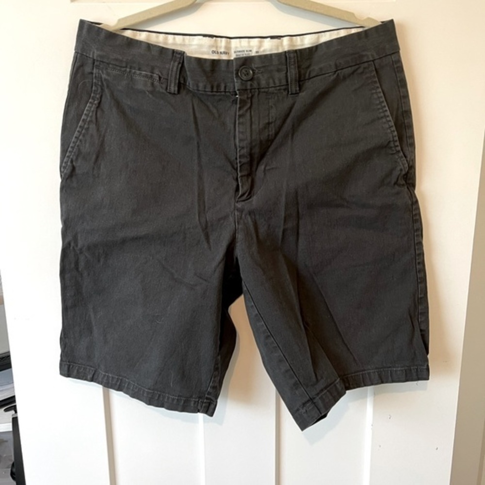 Old Navy Men Gray Shorts Size 33